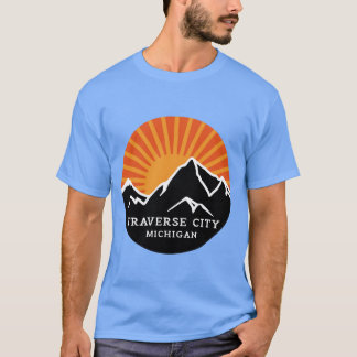 Traverse City Michigan Retro Zonsondergang Bergen T-shirt