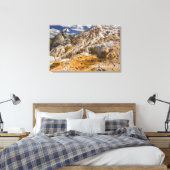 Travertijn terrassen bij Mammoth Hot Springs, Geel Canvas Afdruk (Insitu (Slaapkamer))