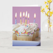 Tray van verjaardagskopjes met kaarsen kaart (Gele Bloem)