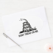 TREAD NIET OP ME Gadsden Flag OVAAL STICKER (Envelop)
