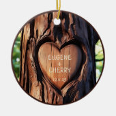 Tree Trunk Hand gesneden namen Romantische Keepsak Keramisch Ornament (Voorkant)