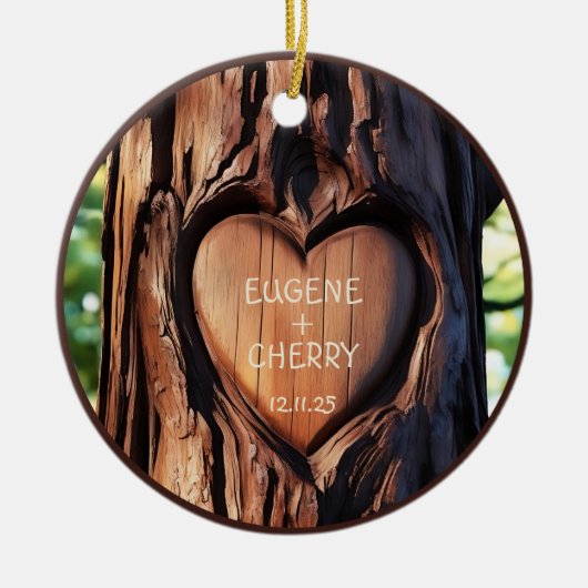 Tree Trunk Hand gesneden namen Romantische Keepsak Keramisch Ornament (Voorkant)