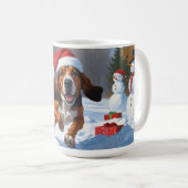 Treeing Walker Coonhound Sneeuw met Kerstmuts Koffiemok (Voorkant rechts)