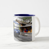 trein Berner Oberland bahn in Zwitserland Tweekleurige Koffiemok (Voorkant rechts)