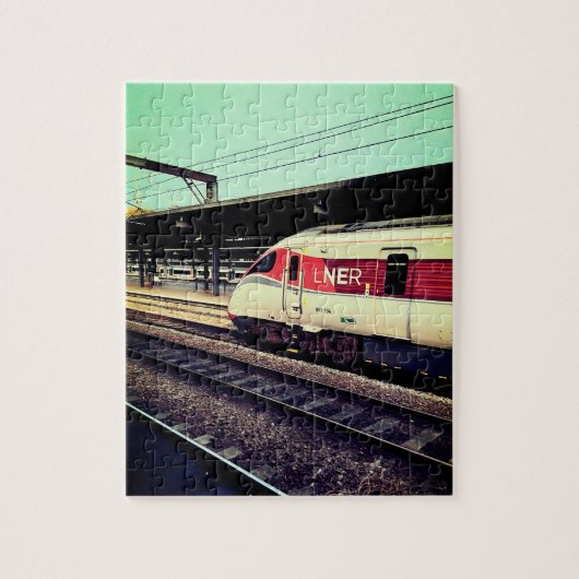 Trein, bij station Leeds. Legpuzzel (Verticaal)