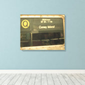 Trein op Coney Island Canvas Afdruk (Insitu (Houten vloer))