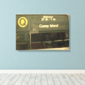 Trein op Coney Island Canvas Afdruk (Insitu (Houten vloer))