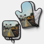 Trein, op de sporen ovenwant & pannenlap set (Voorkant / Achterkant)