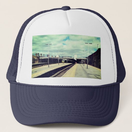 Trein op het station trucker pet (Voorkant)