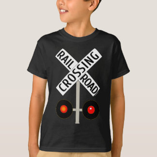 Trein Spoorwegkruising met een lichtwegteken T-shirt