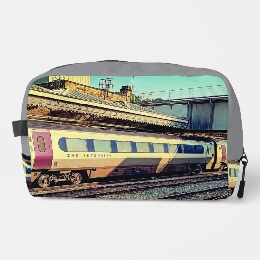 Trein van Beige en Maroon Toilettasje (Voorkant)