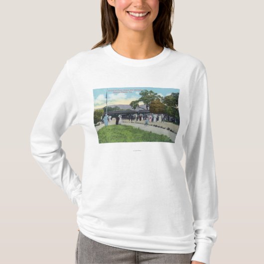 Treinaankomst bij Boyes Hot Springs T-shirt (Voorkant)