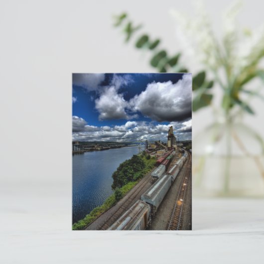 Treinen op de Willamette Briefkaart (Staand voorkant)