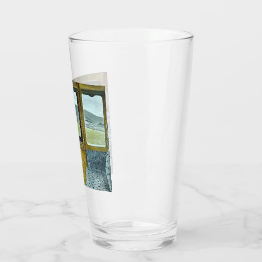 Treinlandschap (door Eric Ravilious) Glas (Links)