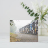 Treinlocomotieven in de mist briefkaart (Staand voorkant)