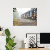 Treinlocomotieven in de mist poster (Thuiskantoor)