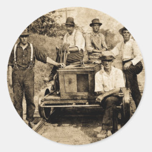  treinpersoneel ongeveer 1890-1910 ronde sticker