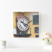 TREINSTALLATIES VIERKANTE KLOK (Huis)