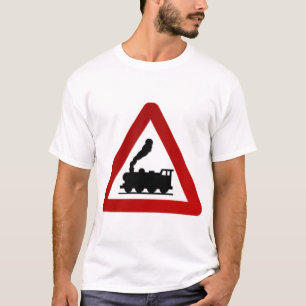 Treinteken in zwart en rood t-shirt