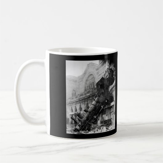 Treinwrak in Montparnasse, spoorwegramp Koffiemok (Links)