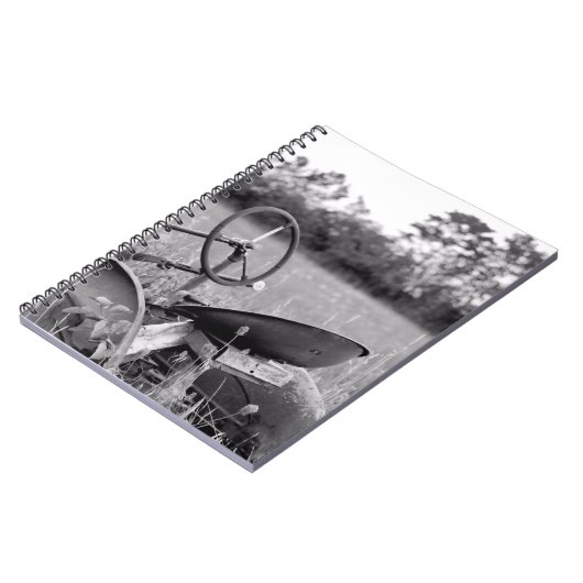 Trekker in lange gras notitieboek (Linkerzijde)