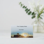 Trekker op zonsopgang op een blauwe achtergrond va visitekaartje (Staand voorkant)