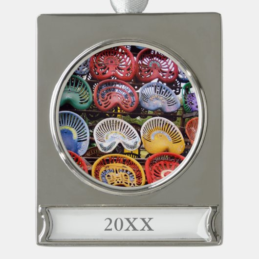 Trekkerstoelen op het Show van de trekker Verzilverd Banner Ornament (Voorkant)