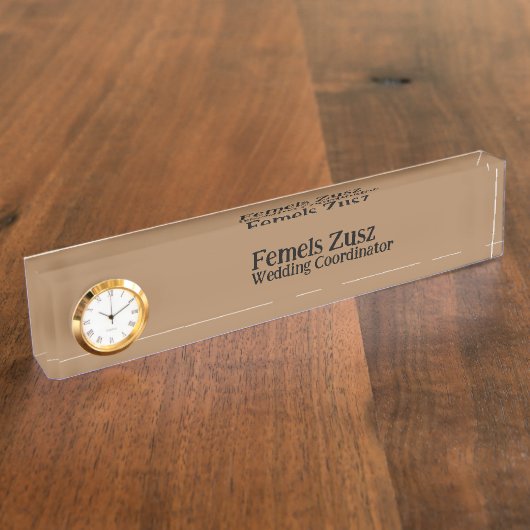 Trend kleur bruine bruiloft coördinator naambordje (Zijkant)