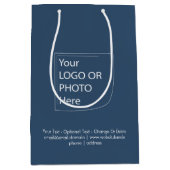 Trend Kleur - Serious Blue Medium Logo Cadeautas (Voorkant)