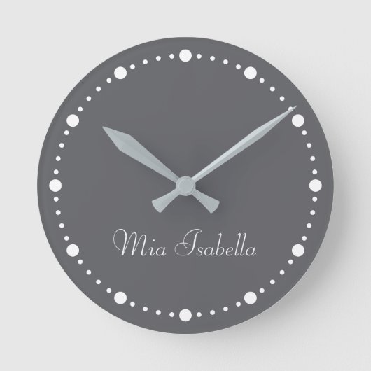Trend Kleur Slate Grey Witte Stippen Naam  Ronde Klok (Voorkant)