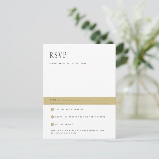 Trending Modern minimalist Simple Wedding RSVP Briefkaart (Staand voorkant)