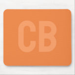 Trendkleur Fresh Tangerine Mousepad Muismat<br><div class="desc">Introductie van de trendy voorjaarskleur: Fresh Tangerine. Modern en stijlvol Mousepad met aanpasbaar monogram van twee letters in een minimalistisch lettertype. Het eenvoudige en schone ontwerp in een effen kleur biedt een tijdloze en klassieke uitstraling. Ontdek onze lente trendkleuren voor meer producten in dezelfde kleur of ontdek andere stijlvolle tinten...</div>