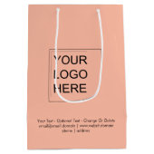 Trendkleur - Zacht Perzik Medium Logo Cadeautas (Achterkant)