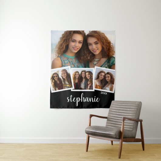 Trendy 4 Foto Collage Script Naam Wit Zwart Wandkleed (In situ)
