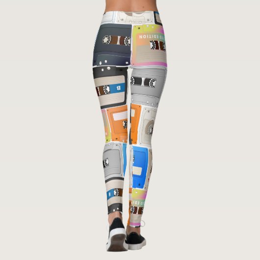Trendy 80s Cassette Pattern Leggings (Achterkant)