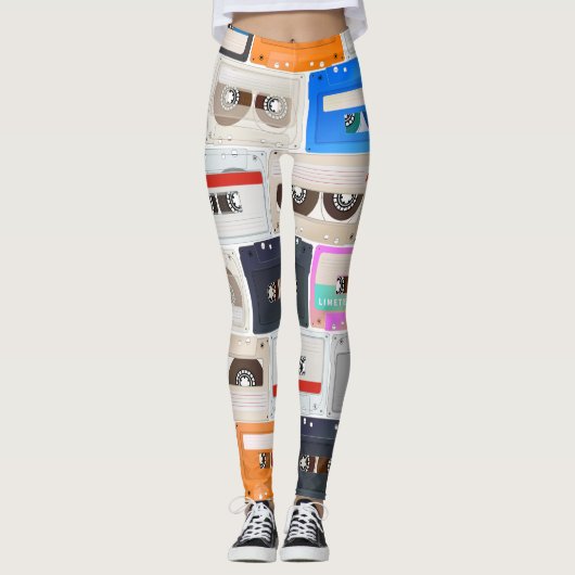 Trendy 80s Cassette Pattern Leggings (Voorkant)