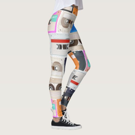 Trendy 80s Cassette Pattern Leggings (Rechts)