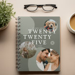 Trendy Abstracte fotocollage 2025 Planner<br><div class="desc">Creëer uw eigen gepersonaliseerde planner voor 2025. Design beschikt over een abstracte fotocollage met 3 afbeeldingen naar keuze,  ronde vormen,  het jaar in letters en naam.</div>