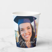 Trendy Afstuderen Foto Wit Script Party Papieren Bekers (Achterkant)