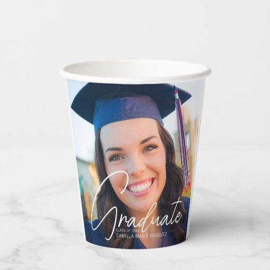 Trendy Afstuderen Foto Wit Script Party Papieren Bekers (Achterkant)
