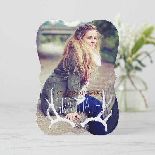 Trendy Antler Bracket Afstuderen 5x7 Uitnodiging (Staand voorkant)