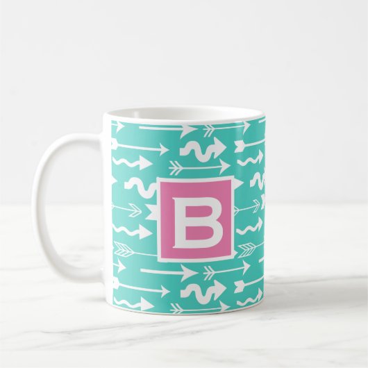 Trendy Arrows Pattern Blauwgroen en Roze Monogram Koffiemok (Links)