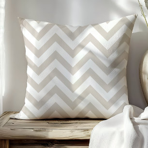 Trendy Beige and White Chevron Zigzag Stripes Kussen