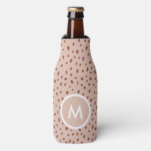 Trendy Beige Monogram met Terracotta Boho Brown Flesjeskoeler (Fles Voorkant)