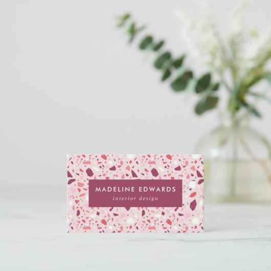 Trendy Berry Paars & Pink Terrazzo Visitekaartje (Staand voorkant)