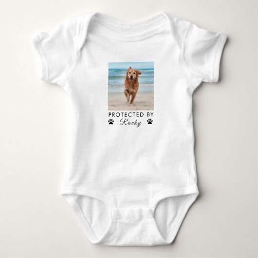 Trendy Beschermd Door Hond Aangepaste Foto en teks Romper (Voorkant)