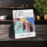 Trendy Bestie Quote Foto gepersonaliseerd BFF Fotoplaat<br><div class="desc">Moderne vriendschapsfoto plaque, met de titel 'Bestie' in elegante tekst van het kalligrafische manuscript, een beste vriendenkring citeert dat "ik kan niet altijd bij u zijn, maar ik zal altijd daar voor u zijn", die kan worden aangepast, één hoofdfoto van u en uw BFF op een witte achtergrond met scherpe...</div>