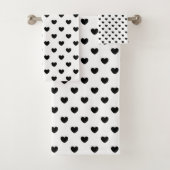 Trendy Black and White Hearts Pattern Bad Handdoek (Insitu)