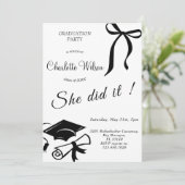 Trendy Black Bow Graduation Party Invitation Kaart (Staand voorkant)