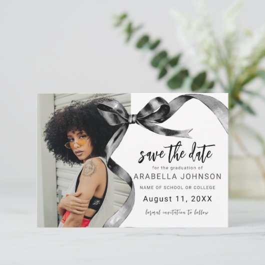 Trendy Black Bow Photo Graduation Save The Date (Staand voorkant)